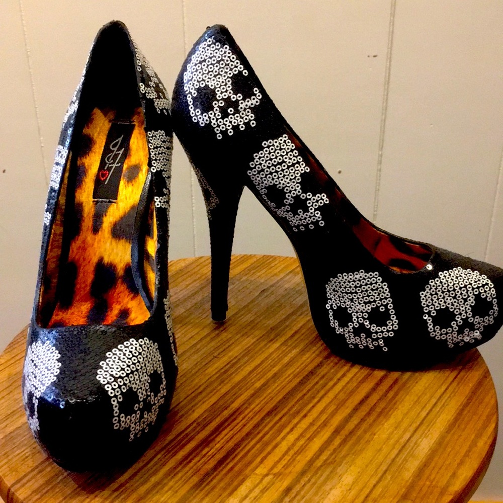 JustFab Digi Skull Heels - US8 UK39